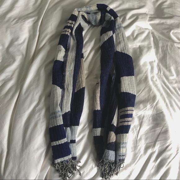 Wilfred geometric scarf - Picture 3 of 3